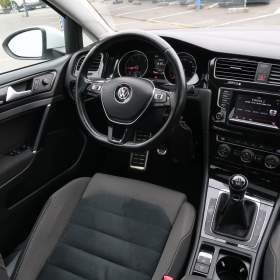 Foto inzerátu Volkswagen Golf 1.6 TDI