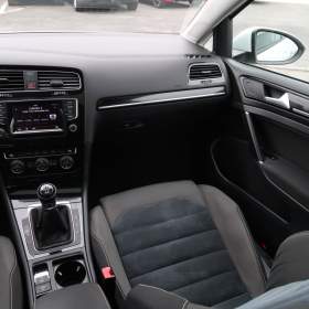 Foto inzerátu Volkswagen Golf 1.6 TDI