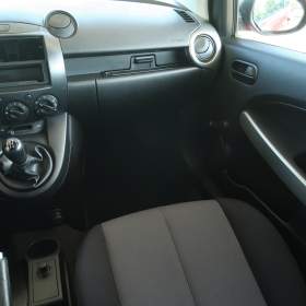 Foto inzerátu Mazda 2 1.4 i