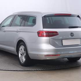 Foto inzerátu Volkswagen Passat 2.0 TDI