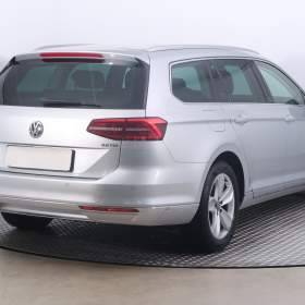 Foto inzerátu Volkswagen Passat 2.0 TDI