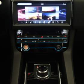 Foto inzerátu Jaguar F-Pace 20d AWD