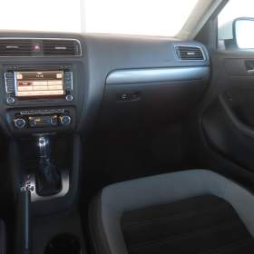 Foto inzerátu Volkswagen Jetta 1.6 TDI