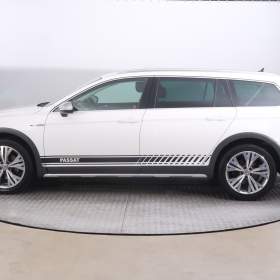 Foto inzerátu Volkswagen Passat 2.0 TDI