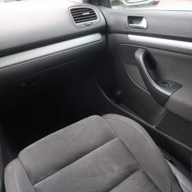 Foto inzerátu Volkswagen Golf 1.6 TDI