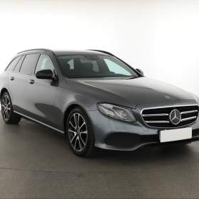 Foto inzerátu Mercedes-Benz Třídy E E 220 d 4MATIC