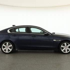 Foto inzerátu Jaguar XE 20d