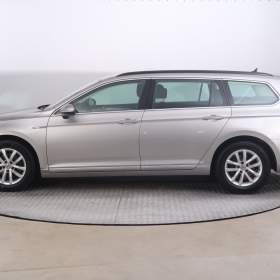 Foto inzerátu Volkswagen Passat 2.0 TDI