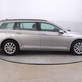 Foto inzerátu Volkswagen Passat 2.0 TDI
