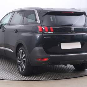 Foto inzerátu Peugeot 5008 PureTech 130