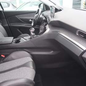 Foto inzerátu Peugeot 5008 PureTech 130