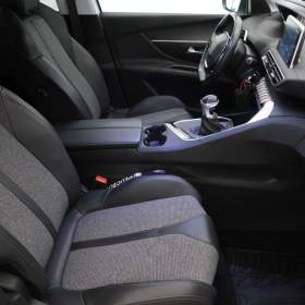 Foto inzerátu Peugeot 5008 PureTech 130