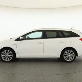 Foto inzerátu Toyota Auris Hybrid