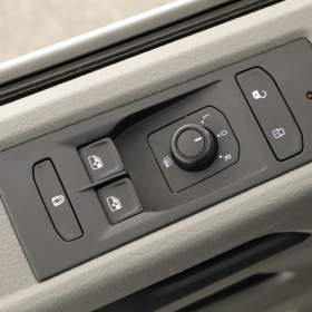 Foto inzerátu Volkswagen Caravelle 2.0 TDI