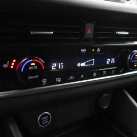 Foto inzerátu Nissan Qashqai 1.3 DIG-T MHEV