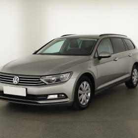 Foto inzerátu Volkswagen Passat 2.0 TDI