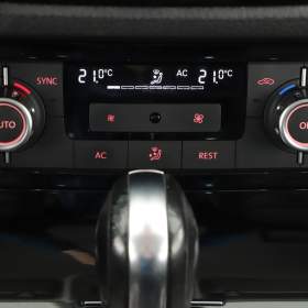 Foto inzerátu Volkswagen Touareg 3.0 TDI