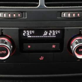 Foto inzerátu Volkswagen Touareg 3.0 TDI