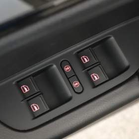 Foto inzerátu Volkswagen Touareg 3.0 TDI