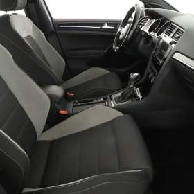 Foto inzerátu Volkswagen Golf 2.0 TSI R