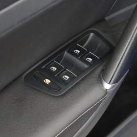 Foto inzerátu Volkswagen Golf 2.0 TSI R