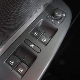 Foto inzerátu Volkswagen Golf 1.6 TDI