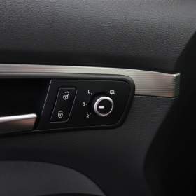 Foto inzerátu Volkswagen Touran 2.0 TDI