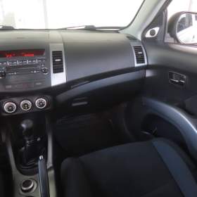 Foto inzerátu Mitsubishi Outlander 2.2 DI-D