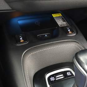 Foto inzerátu Toyota Corolla 1.8 Hybrid