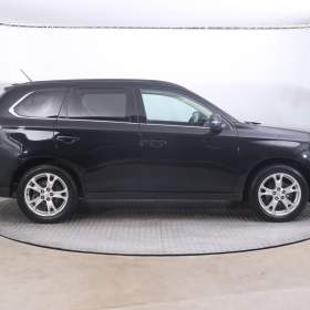 Foto inzerátu Mitsubishi Outlander 2.2 DI-D