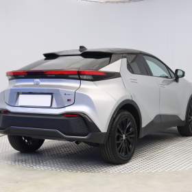 Foto inzerátu Toyota C-HR 2.0 Hybrid