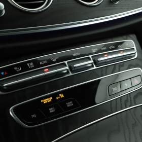 Foto inzerátu Mercedes-Benz Třídy E E 220 d 4MATIC