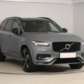 Volvo XC90 B5 AWD / 19590715