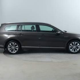 Foto inzerátu Volkswagen Passat 2.0 TDI