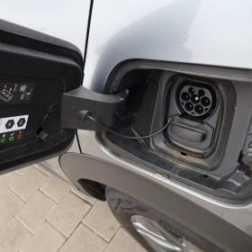 Foto inzerátu Peugeot e-2008 50 kWh