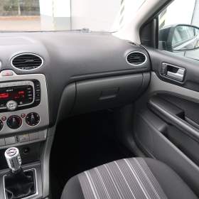 Foto inzerátu Ford Focus 1.6 16V