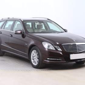 Mercedes- Benz Třídy E E 300 CDI / 19594756