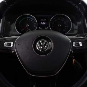 Foto inzerátu Volkswagen e-Golf 32 kWh - 37 Ah
