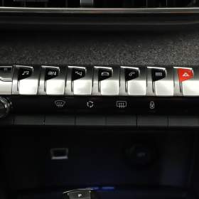 Foto inzerátu Peugeot 3008 1.2 PureTech