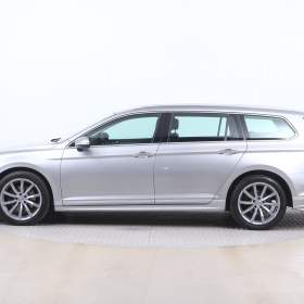 Foto inzerátu Volkswagen Passat 2.0 TDI