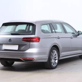 Foto inzerátu Volkswagen Passat 2.0 TDI