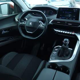 Foto inzerátu Peugeot 5008 PureTech 130