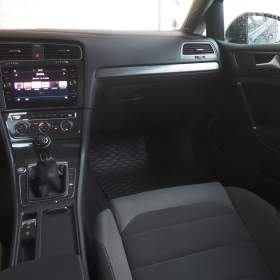 Foto inzerátu Volkswagen Golf 2.0 TDI