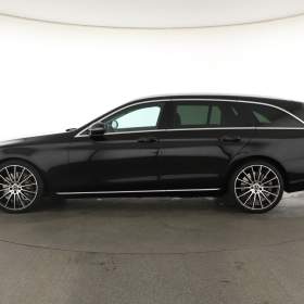 Foto inzerátu Mercedes-Benz Třídy E E 400 4MATIC