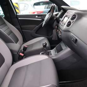 Foto inzerátu Volkswagen Tiguan 2.0 TDI