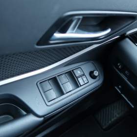 Foto inzerátu Toyota C-HR 1.8 Hybrid