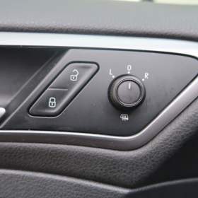 Foto inzerátu Volkswagen Golf 1.6 TDI