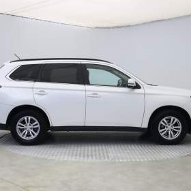 Foto inzerátu Mitsubishi Outlander 2.2 DI-D