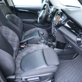 Foto inzerátu Mini 5-door Cooper