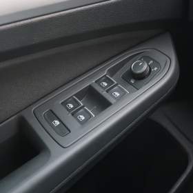 Foto inzerátu Volkswagen Golf 1.0 eTSI